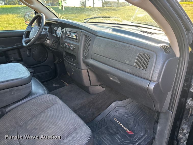 image for item EV3024 2005 Dodge Ram 1500 pickup truck