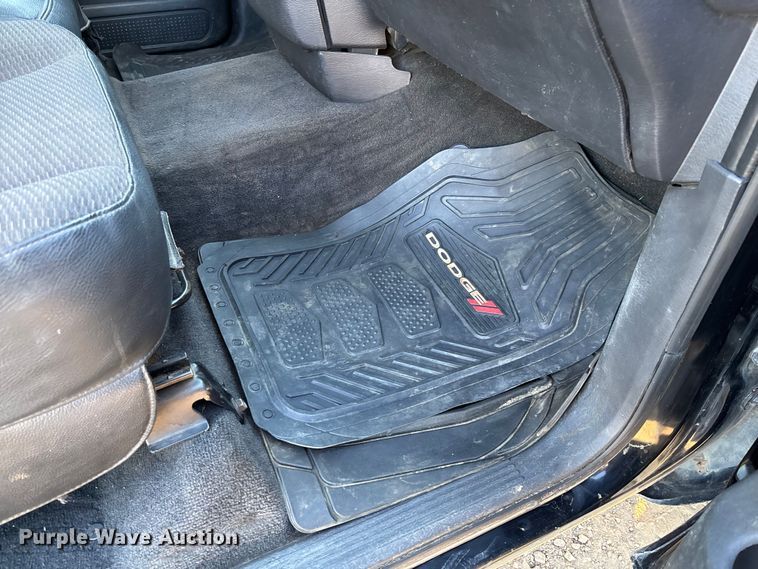 image for item EV3024 2005 Dodge Ram 1500 pickup truck