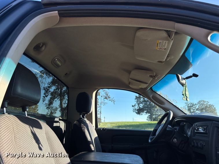 image for item EV3024 2005 Dodge Ram 1500 pickup truck