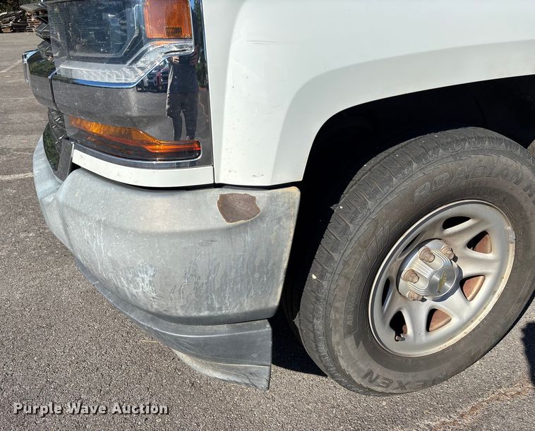 image for item EV3031 2017 Chevrolet Silverado 1500 pickup truck