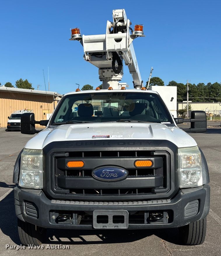 image for item EV3032 2013 Ford F450 Super Duty bucket truck