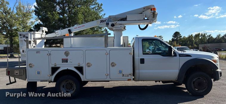 image for item EV3032 2013 Ford F450 Super Duty bucket truck