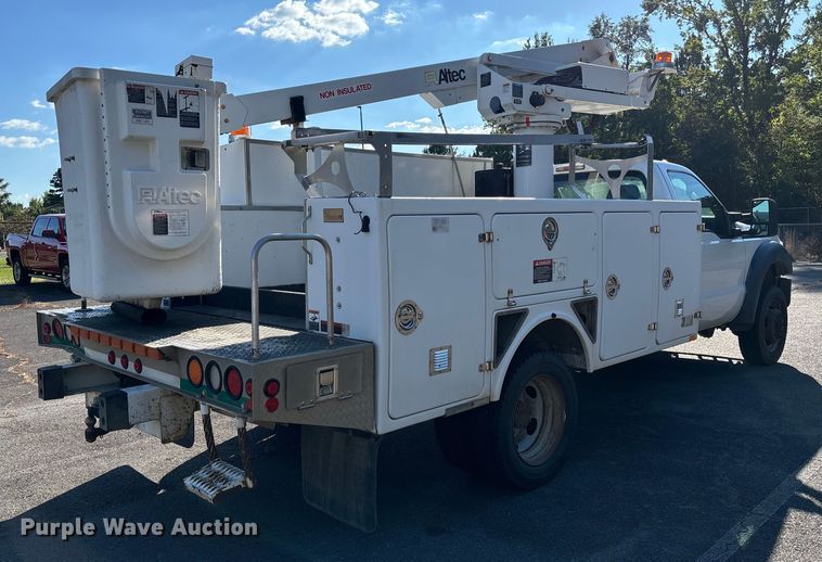image for item EV3032 2013 Ford F450 Super Duty bucket truck