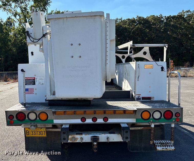 image for item EV3032 2013 Ford F450 Super Duty bucket truck