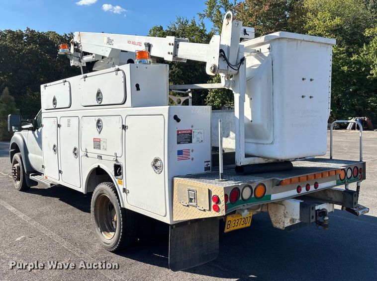 image for item EV3032 2013 Ford F450 Super Duty bucket truck