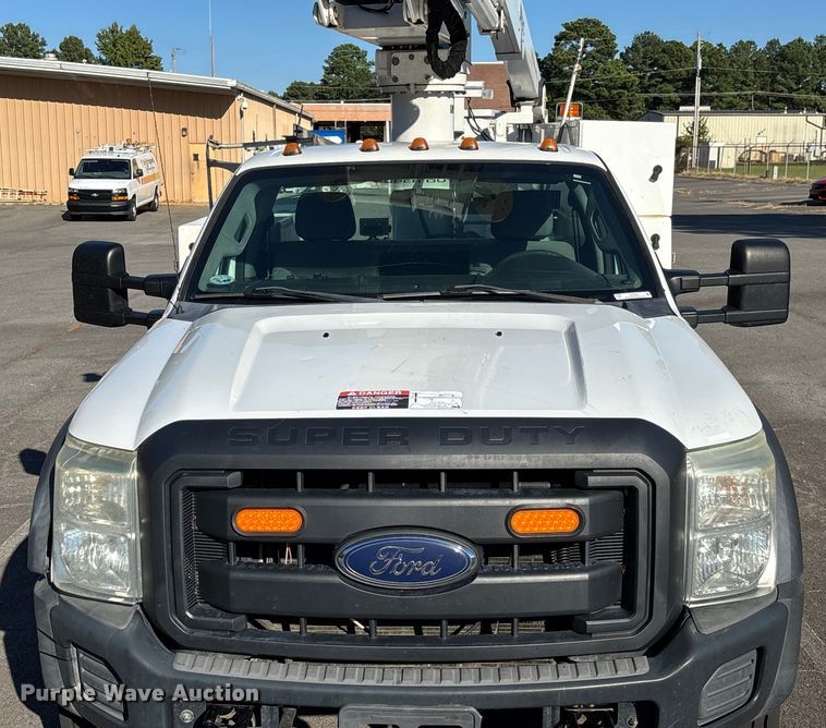 image for item EV3032 2013 Ford F450 Super Duty bucket truck