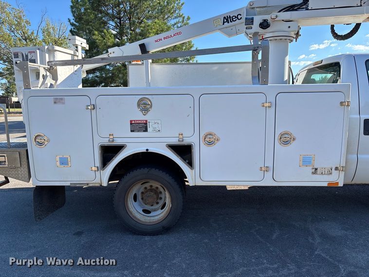 image for item EV3032 2013 Ford F450 Super Duty bucket truck