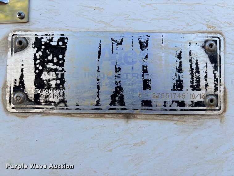 image for item EV3032 2013 Ford F450 Super Duty bucket truck