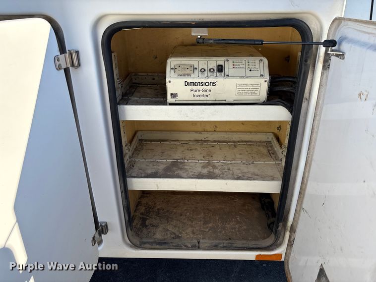 image for item EV3032 2013 Ford F450 Super Duty bucket truck