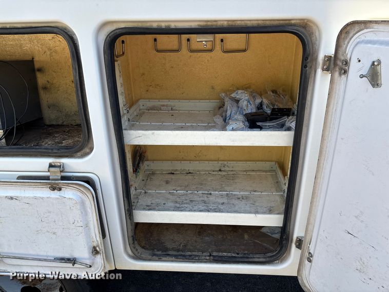 image for item EV3032 2013 Ford F450 Super Duty bucket truck