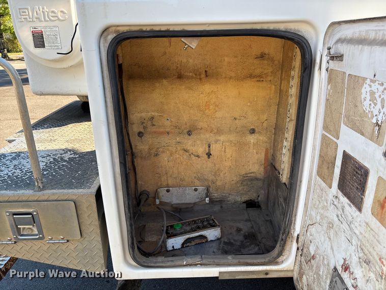 image for item EV3032 2013 Ford F450 Super Duty bucket truck