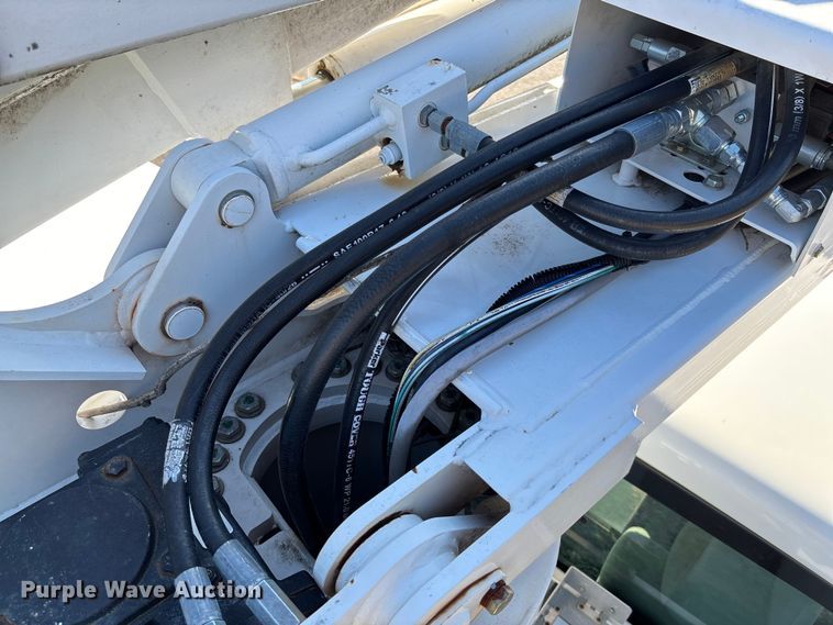 image for item EV3032 2013 Ford F450 Super Duty bucket truck