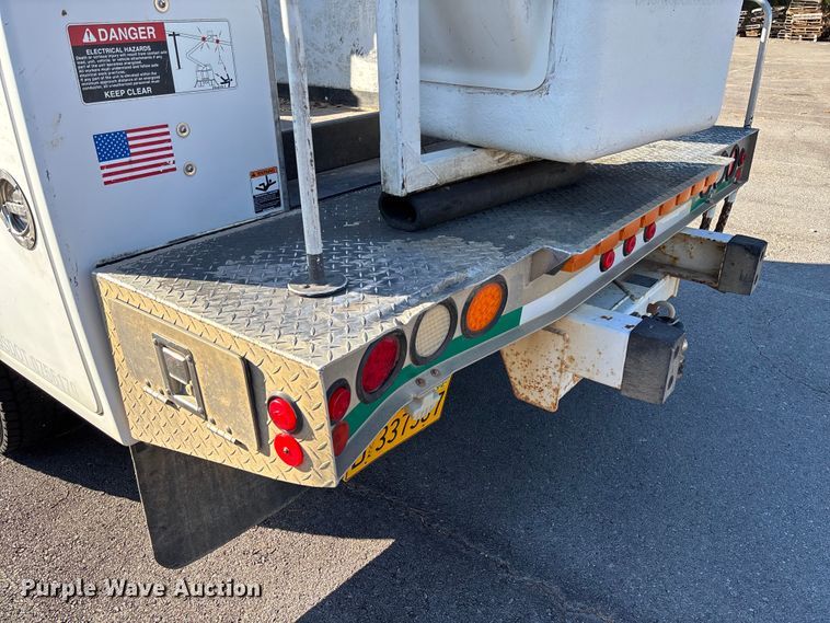 image for item EV3032 2013 Ford F450 Super Duty bucket truck
