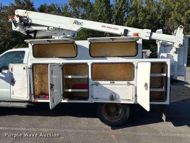 image for item EV3032 2013 Ford F450 Super Duty bucket truck