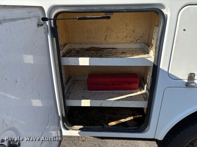 image for item EV3032 2013 Ford F450 Super Duty bucket truck