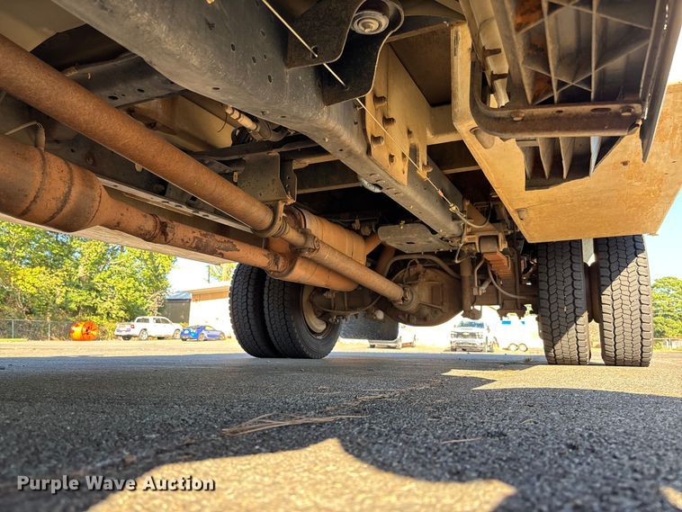 image for item EV3032 2013 Ford F450 Super Duty bucket truck