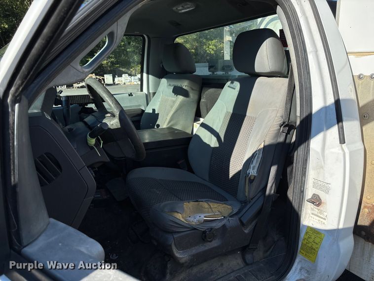 image for item EV3032 2013 Ford F450 Super Duty bucket truck