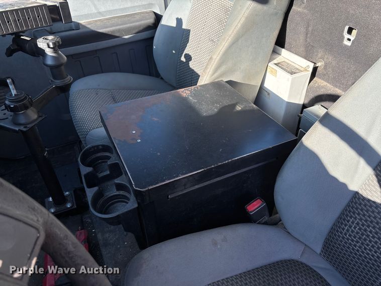 image for item EV3032 2013 Ford F450 Super Duty bucket truck