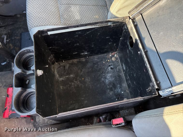 image for item EV3032 2013 Ford F450 Super Duty bucket truck