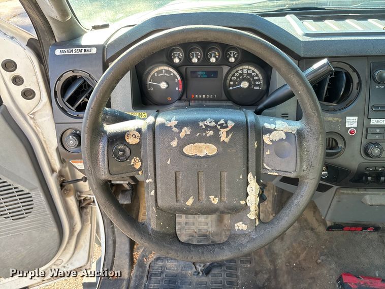 image for item EV3032 2013 Ford F450 Super Duty bucket truck