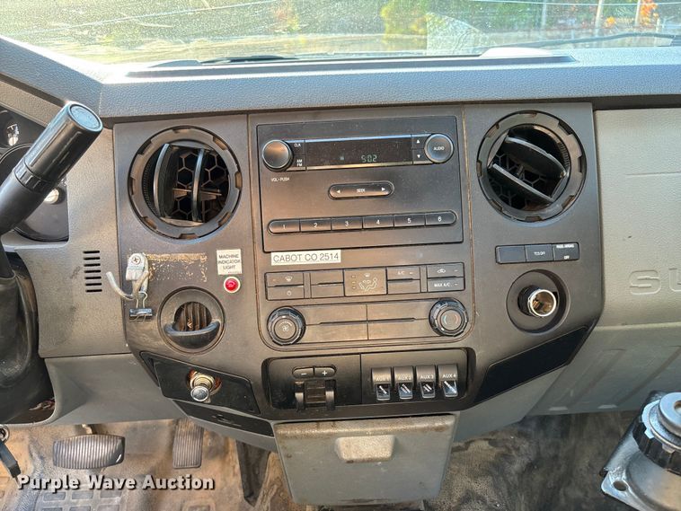 image for item EV3032 2013 Ford F450 Super Duty bucket truck