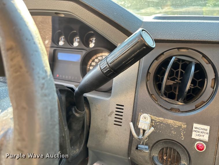 image for item EV3032 2013 Ford F450 Super Duty bucket truck