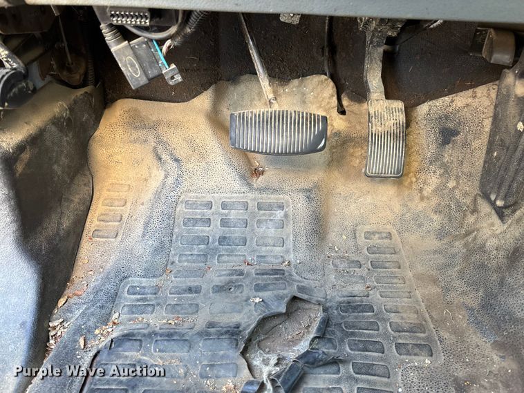 image for item EV3032 2013 Ford F450 Super Duty bucket truck