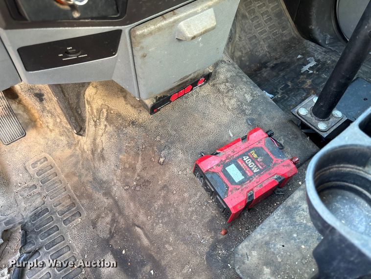 image for item EV3032 2013 Ford F450 Super Duty bucket truck