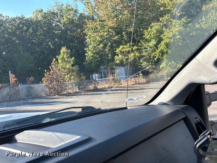 image for item EV3032 2013 Ford F450 Super Duty bucket truck