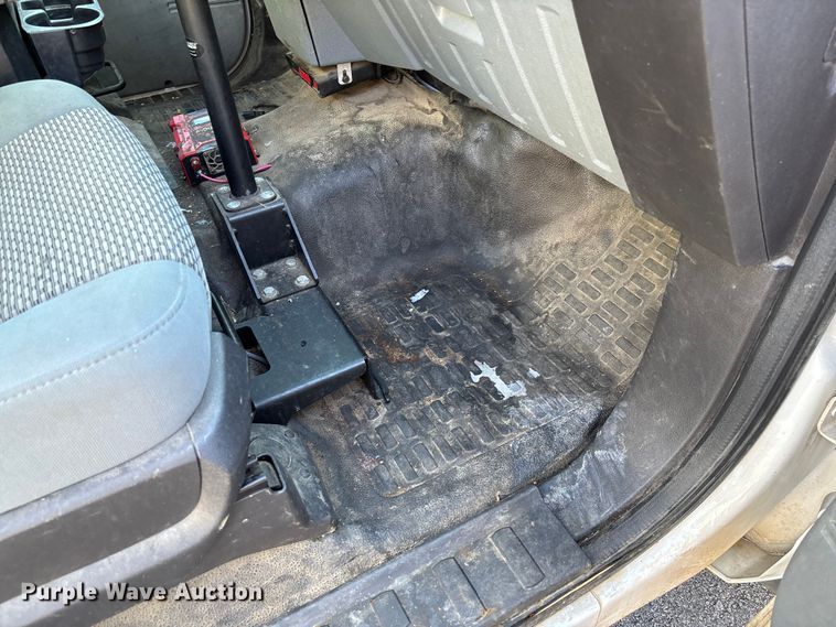 image for item EV3032 2013 Ford F450 Super Duty bucket truck