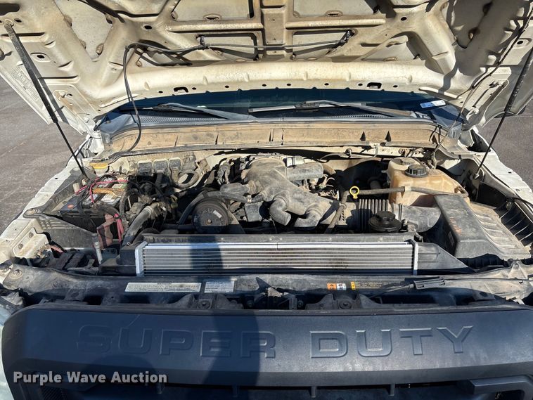 image for item EV3032 2013 Ford F450 Super Duty bucket truck