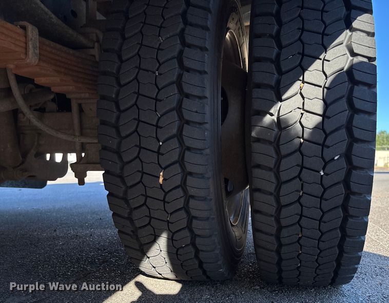 image for item EV3032 2013 Ford F450 Super Duty bucket truck