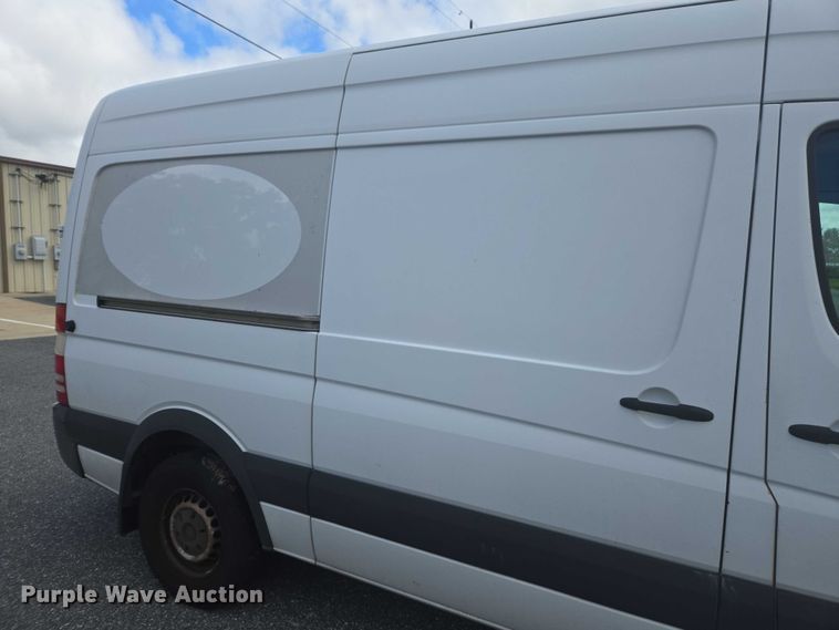 image for item EV5359 2012 Freightliner Sprinter 2500 van