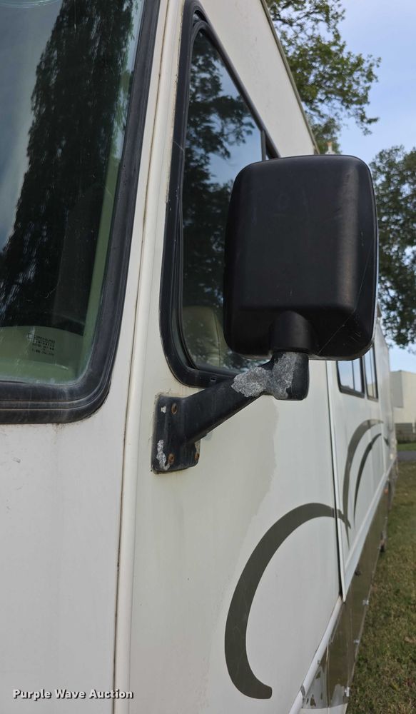 image for item FI0508 2003 Four Winds Hurricane RV