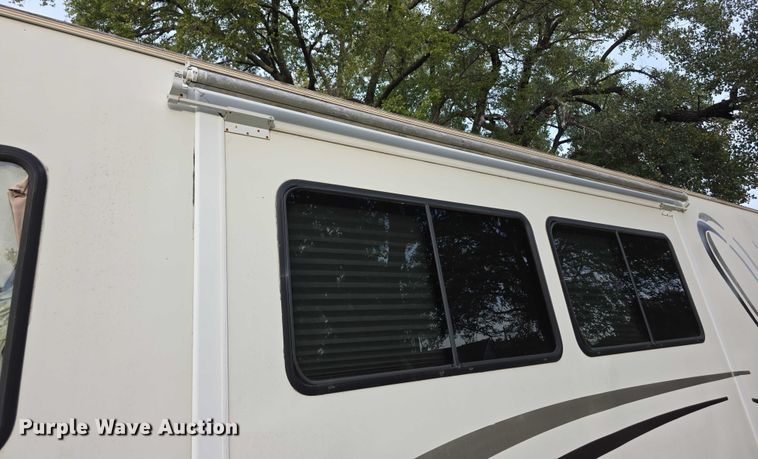 image for item FI0508 2003 Four Winds Hurricane RV