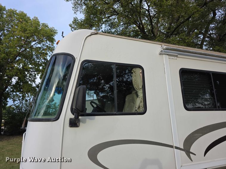 image for item FI0508 2003 Four Winds Hurricane RV