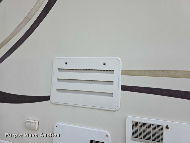 image for item FI0508 2003 Four Winds Hurricane RV