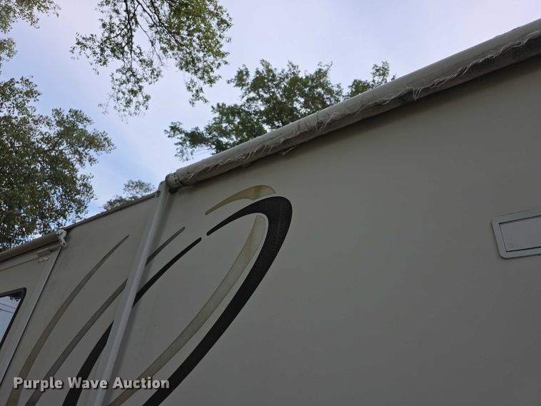 image for item FI0508 2003 Four Winds Hurricane RV