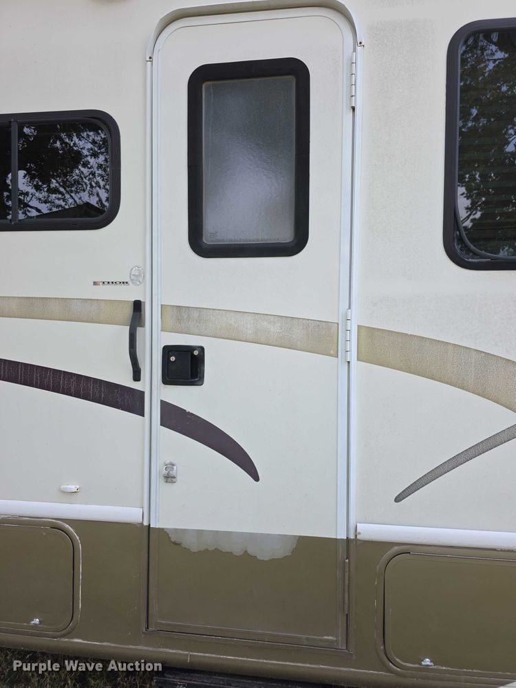 image for item FI0508 2003 Four Winds Hurricane RV