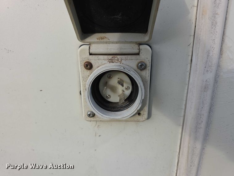 image for item FI0508 2003 Four Winds Hurricane RV