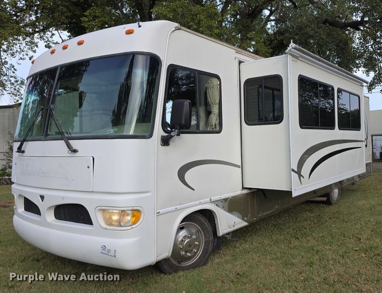 image for item FI0508 2003 Four Winds Hurricane RV