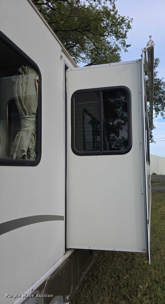 image for item FI0508 2003 Four Winds Hurricane RV