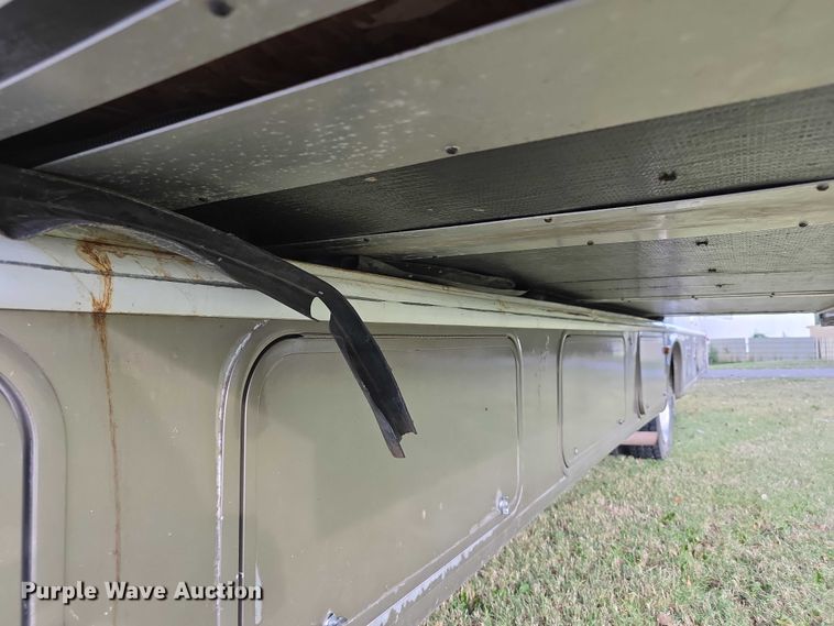 image for item FI0508 2003 Four Winds Hurricane RV