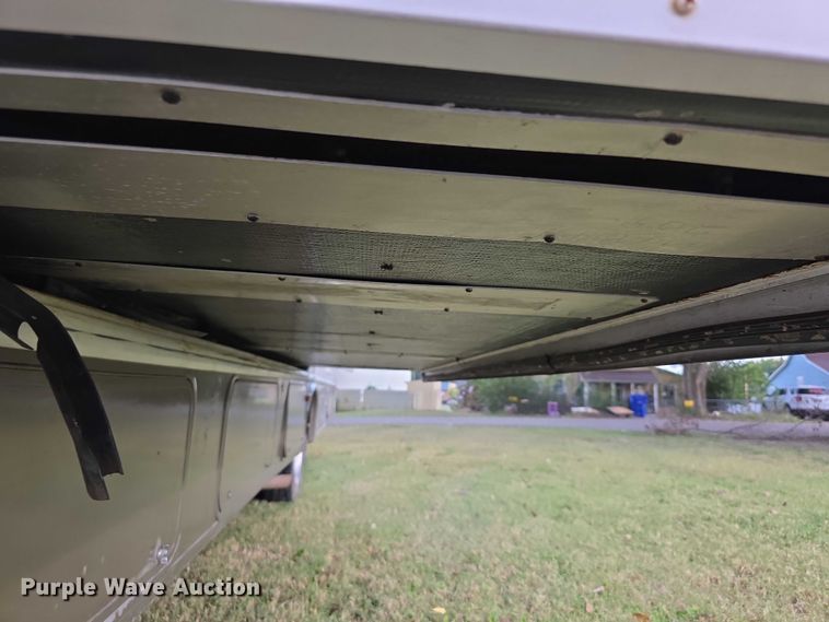 image for item FI0508 2003 Four Winds Hurricane RV