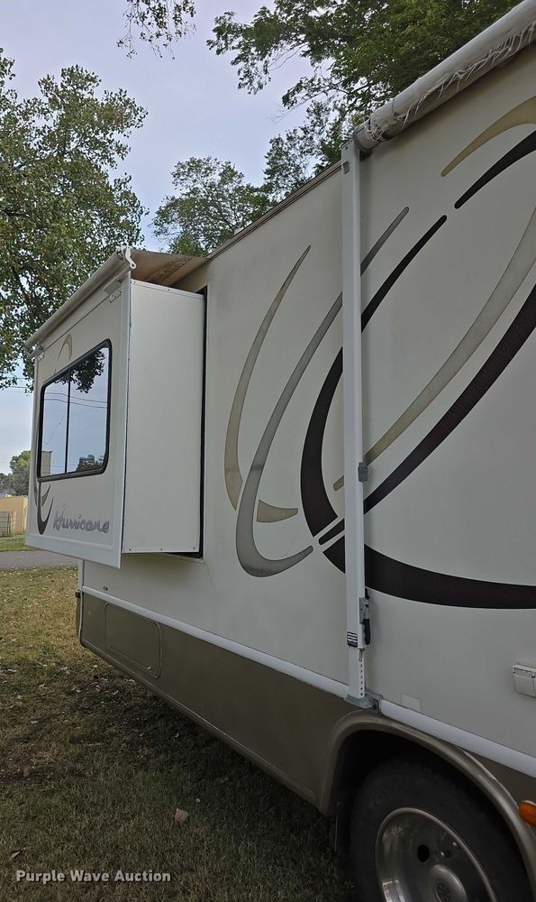 image for item FI0508 2003 Four Winds Hurricane RV