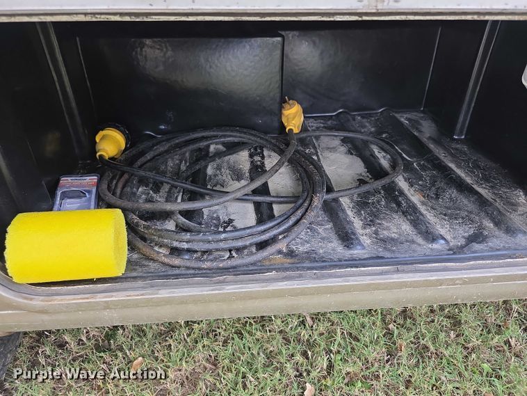 image for item FI0508 2003 Four Winds Hurricane RV