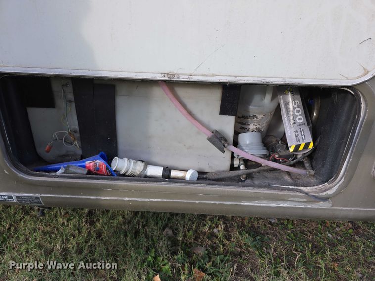 image for item FI0508 2003 Four Winds Hurricane RV