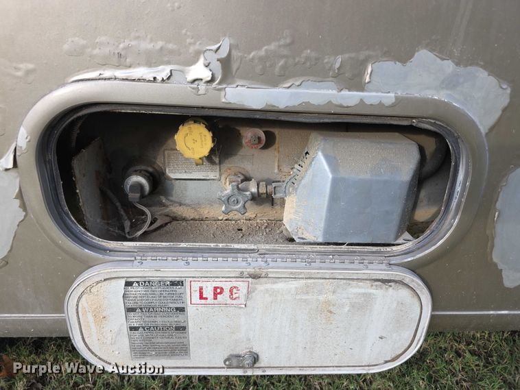 image for item FI0508 2003 Four Winds Hurricane RV