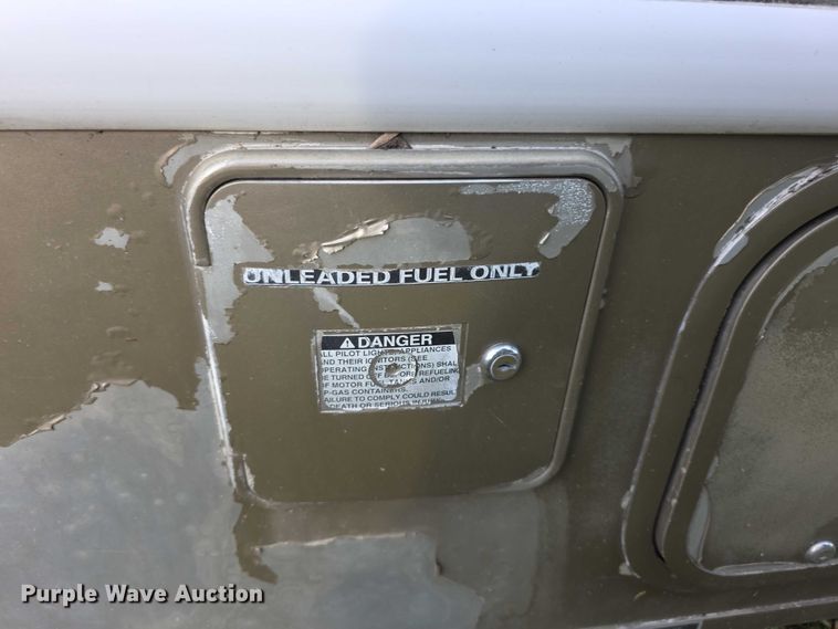 image for item FI0508 2003 Four Winds Hurricane RV