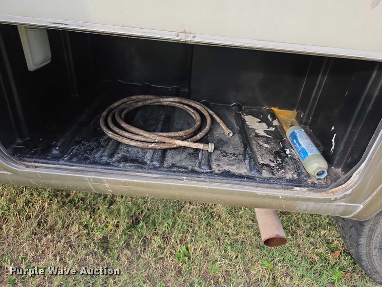 image for item FI0508 2003 Four Winds Hurricane RV